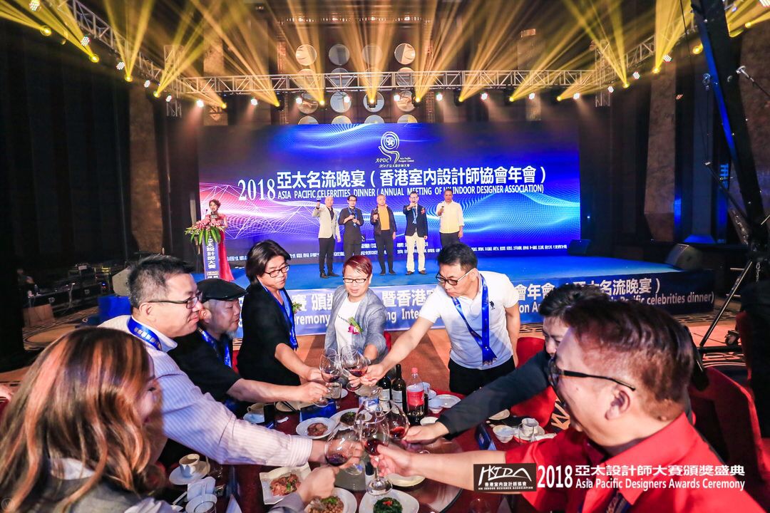 万事娱乐总监新宝集团先生出席香港万事娱乐主管协会2018亚太名流晚宴